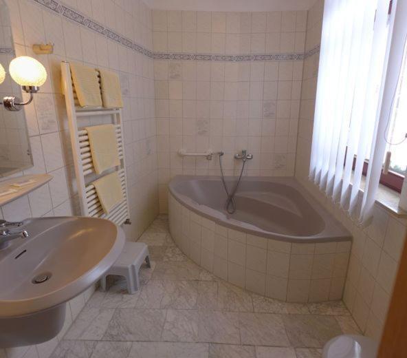 Hotel Pension Am Kurzentrum Bad Suderode Room photo